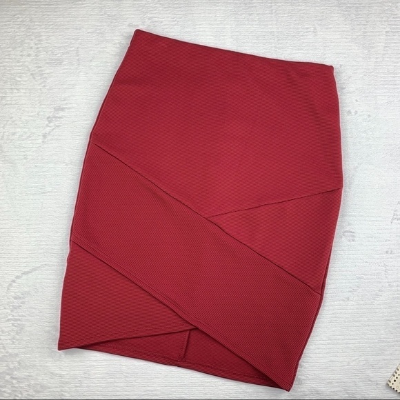 RED LIKE NEW JOE B BODY CON SKIRT - Picture 5 of 5